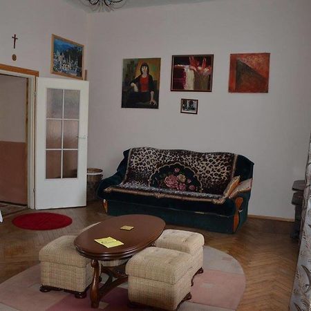 Mieszkanie Na Szpitalnej Leópolis Exterior foto